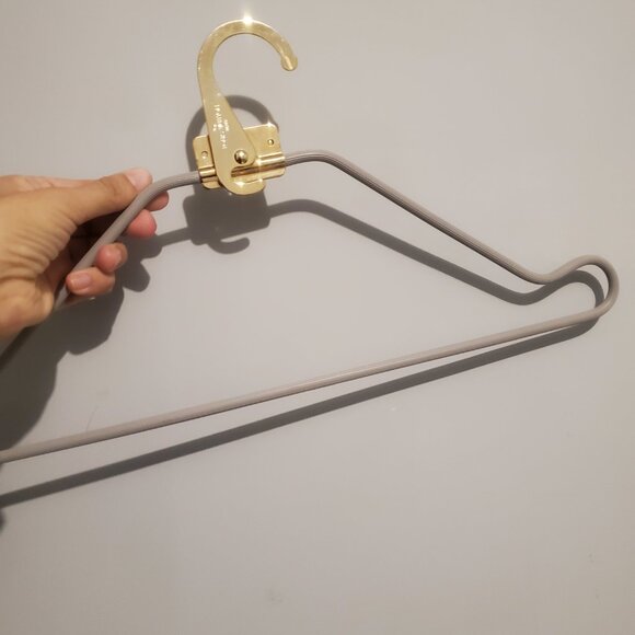 Louis Vuitton authentic hanger - Picture 4 of 4